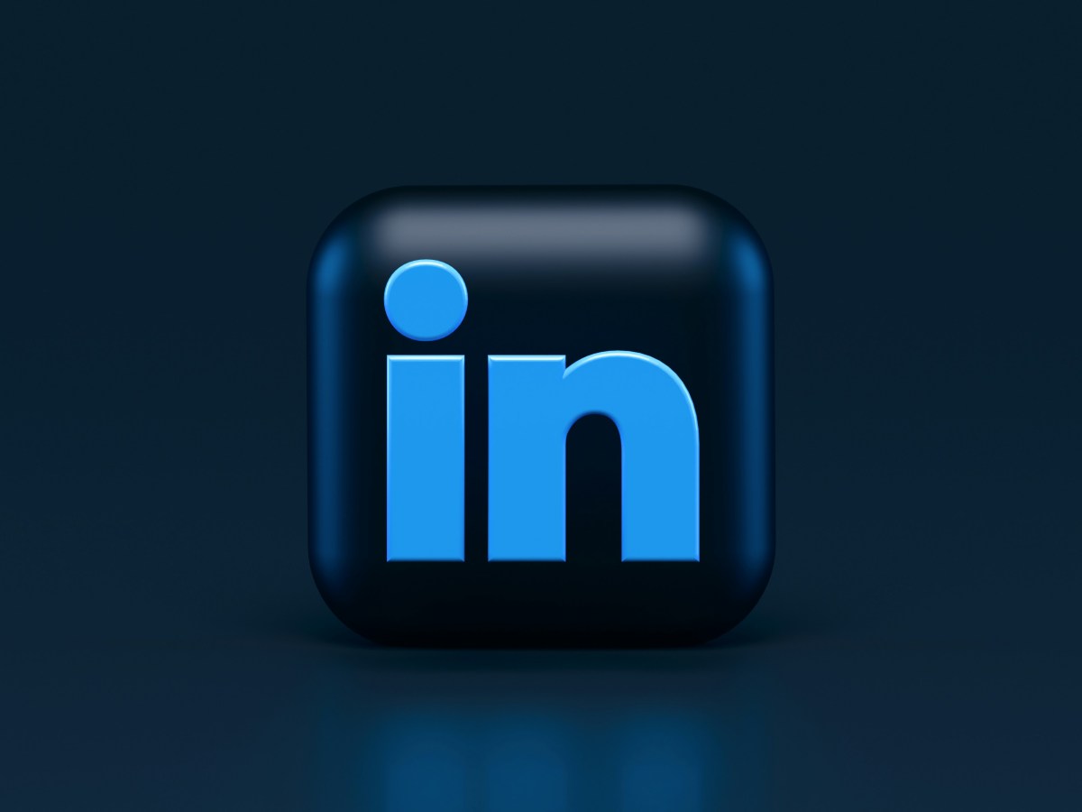 Personal Branding in the Age of LinkedIn: Tips and Tricks for Building a Strong Professional Online&nbsp;Presence